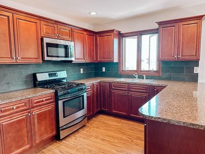341 Metacom Ave APT 3F, Warren, RI, 02885