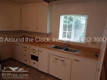 5th image of 4110 S 139th St