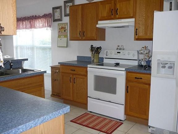4th image of 140 Rockhill Dr