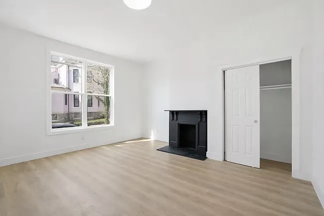 2210 Eureka Ter — Photo 2