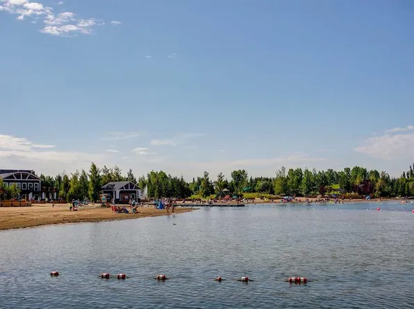 400 W Auburn Meadows Cmn SE #220, Calgary, AB T3M 3K7