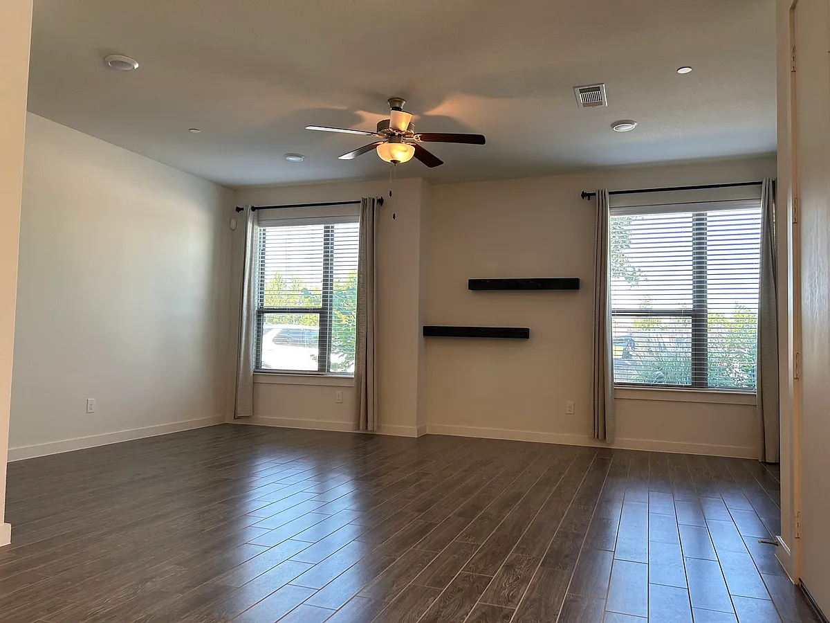 Building Photo - 508 Texas Dr