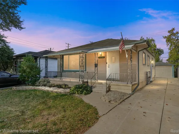 24245 Tuscany Ave, Eastpointe, MI 48021