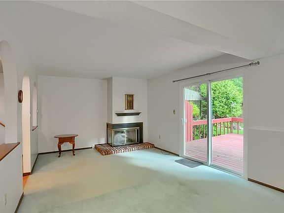 3rd image of 174 Old English Rd