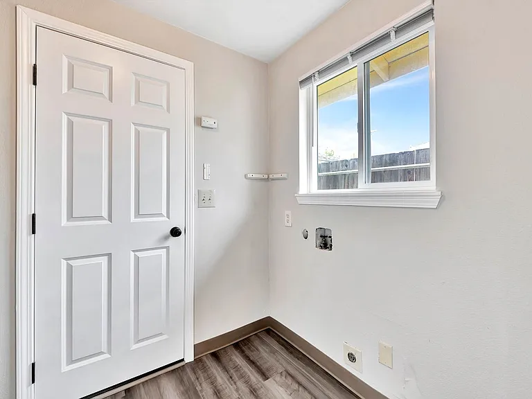 Savage / Ellis Duplex — Photo 23