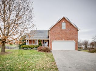4 Castleton Ct, Johnson City, TN 37615