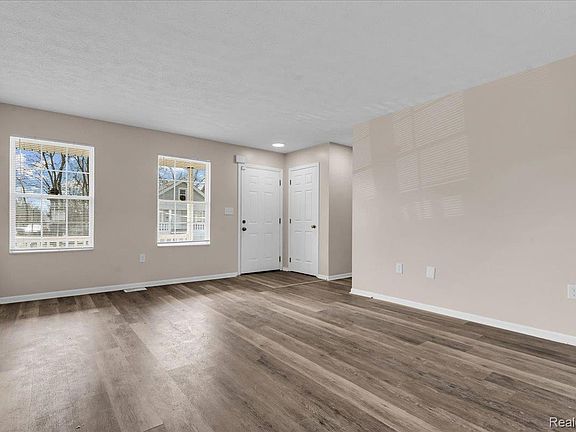 3rd image of 7658 Desoto St