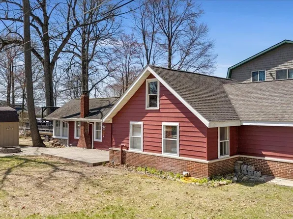 3677 Forest Dr, Lupton, MI 48635