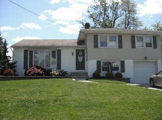 102 Hendrickson Ave, Edgewater Park, NJ 08010