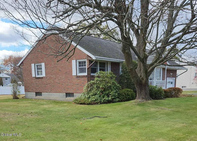 3rd image of 53 Niskayuna Street