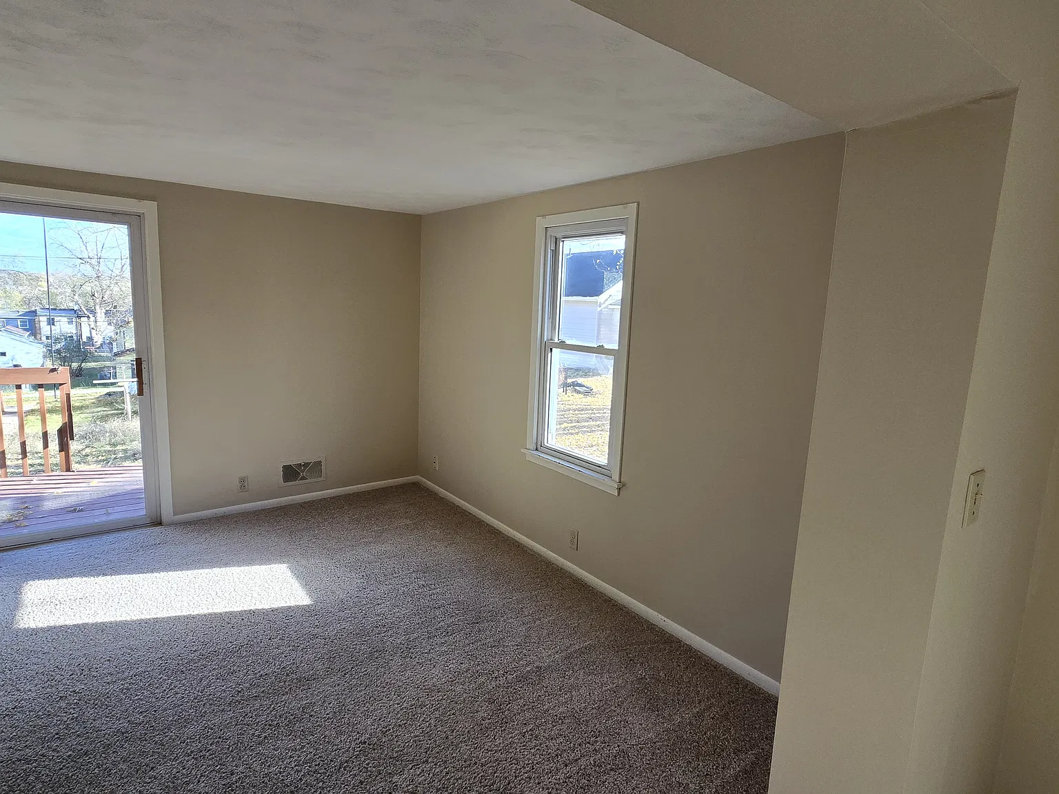 2 bed, 1000 sqft, $1,595 — Photo 4