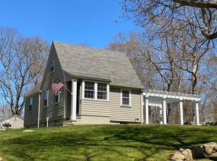 573 Potomska Rd, Dartmouth, MA 02748