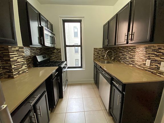 2nd image of 2107 33rd Ave #2F