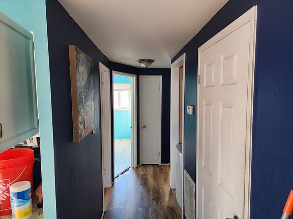 2nd image of 1305 E Elza Ave