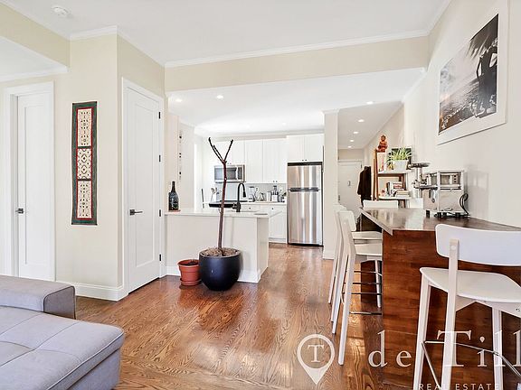 4th image of 17 E 17th St APT 2D