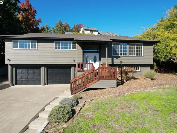 2010 NW Delridge Ave, Roseburg, OR 97471