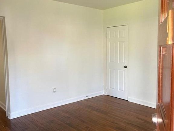 4th image of 3817 Maplewood Ave #A
