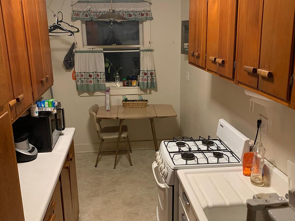 2nd image of 223 S 7th St #2H