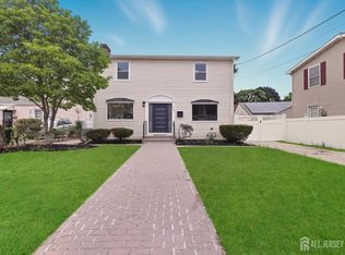 514 S Park Dr, Perth Amboy, NJ 08861