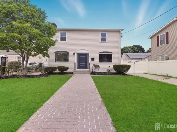 514 S Park Dr, Perth Amboy, NJ 08861