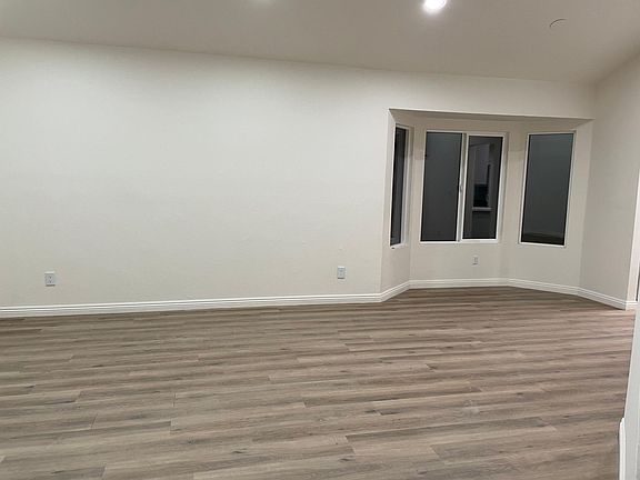 4th image of 9808 Pinyon Ct