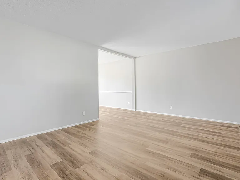 552 Allview Ct — Photo 16