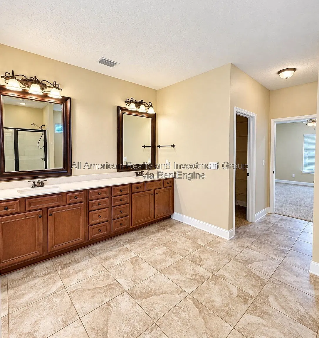 4 bed, 2.0 bath, 2117 sqft, $2,300 — Photo 2