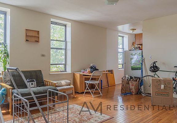 2nd image of 172 Bay 28 St #10C