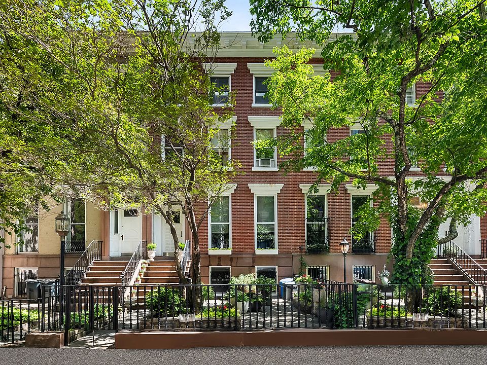 1st image of 457 W 24th St