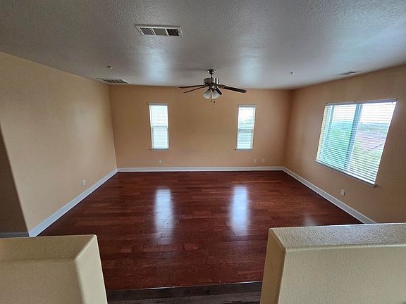 4th image of 7414 Tioga Ln
