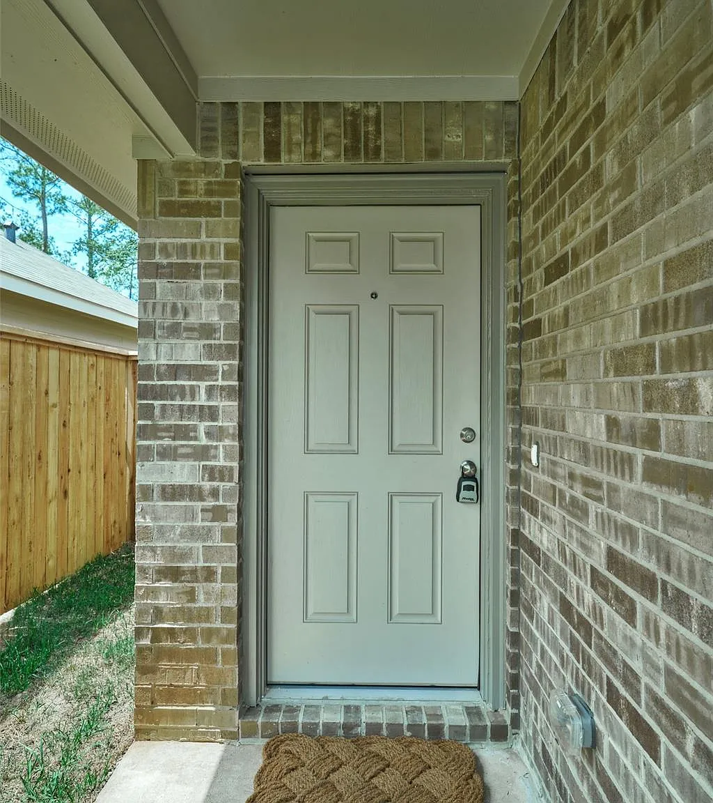 3 bed, 2.0 bath, 1313 sqft, $1,800 — Photo 3