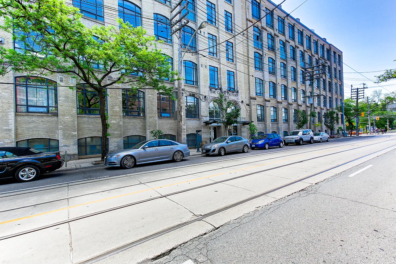 993 Queen Street West — Photo 1