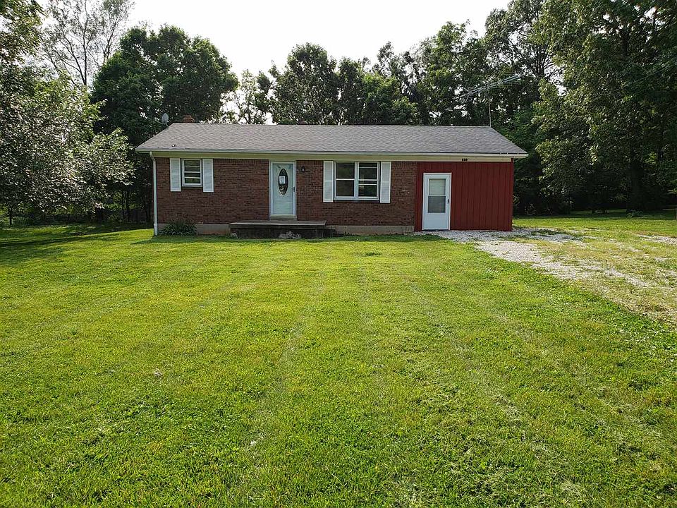 1st image of 220 Oaks Ln