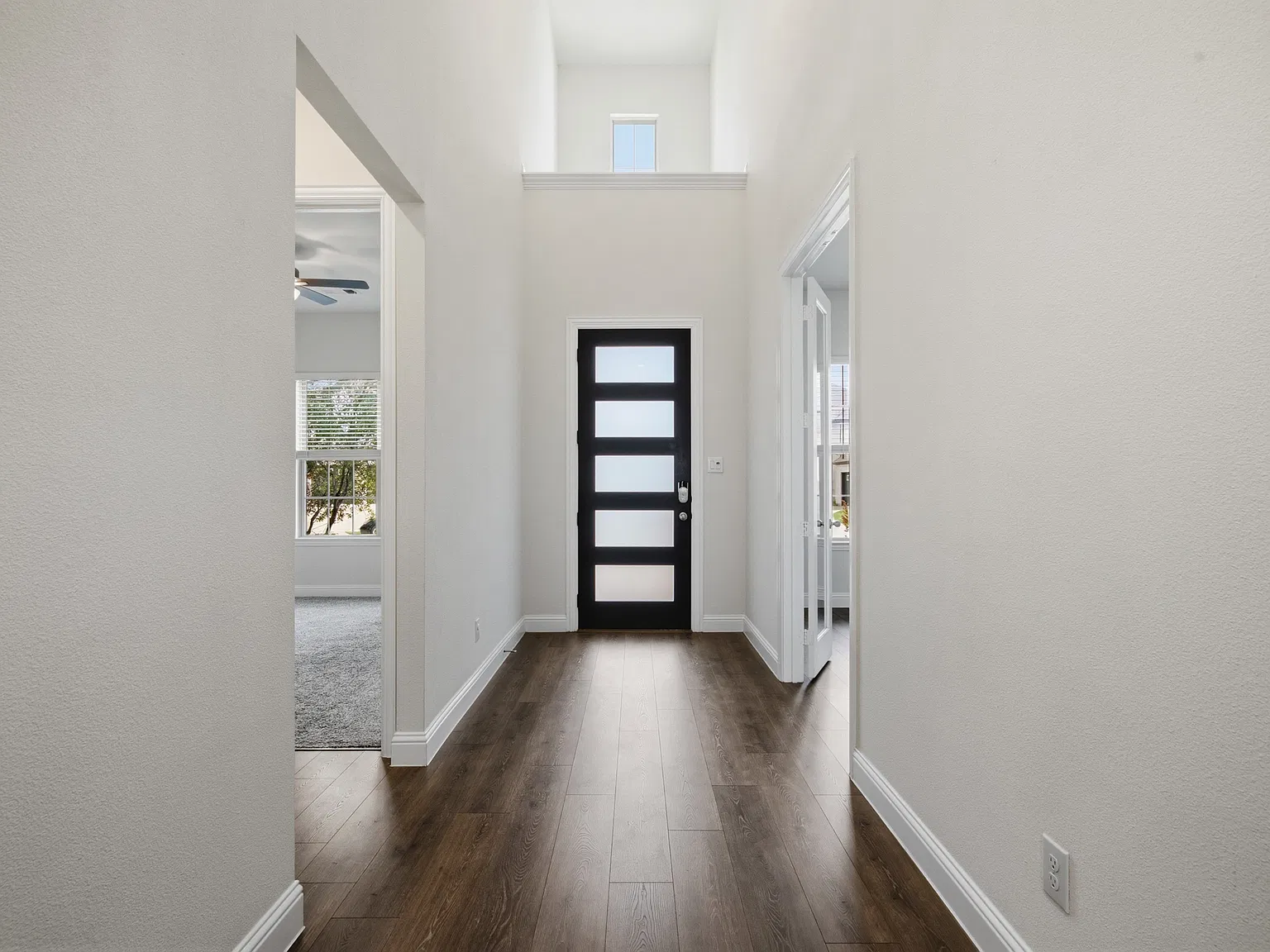 5 bed, 3.5 bath, 3250 sqft, $3,400 — Photo 3