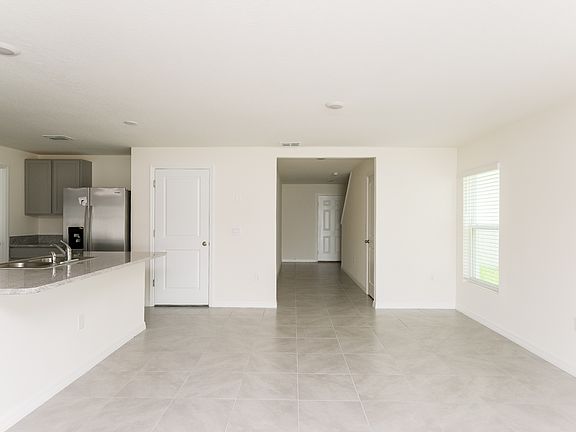 4th image of 486 Sunlit Coral St