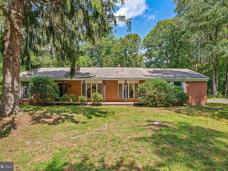 1st image of 11588 Yeats Dr
