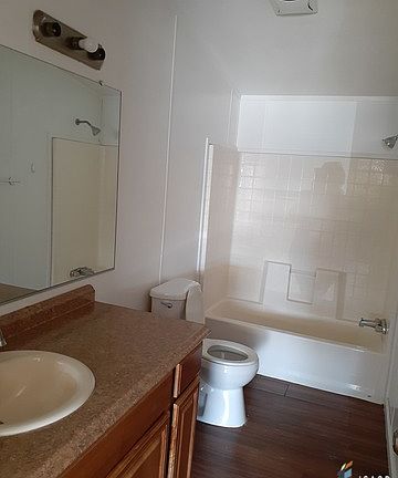 4th image of 1697 W Adams Ave