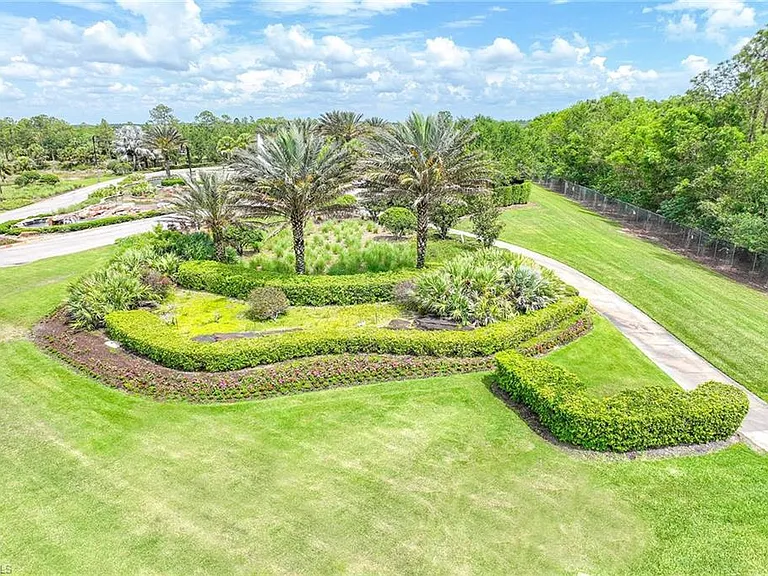 6767 Pennyroyal Dr — Photo 42