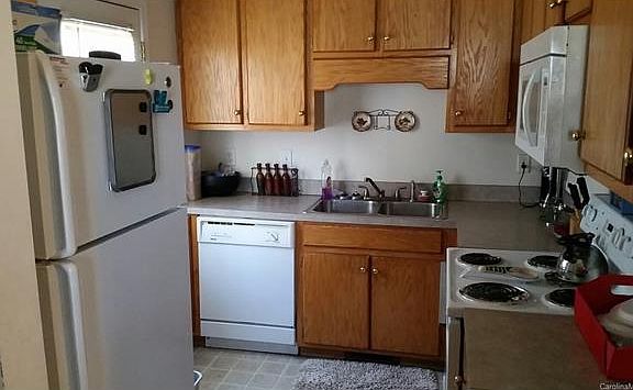 4th image of 909 W Davidson Ave