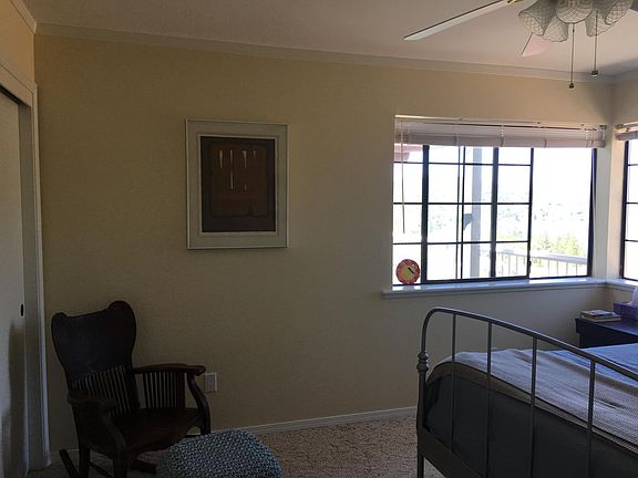 Bedroom 2 with lake view