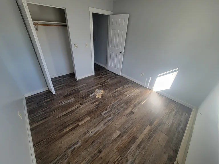 1097 Oakview Dr #6 — Photo 7