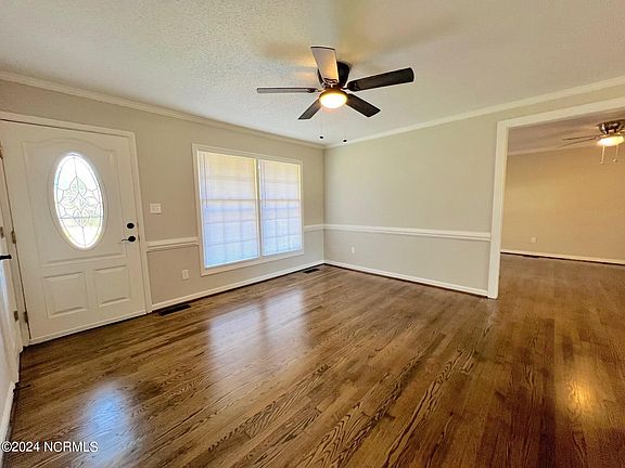 3rd image of 3346 Clubview Drive
