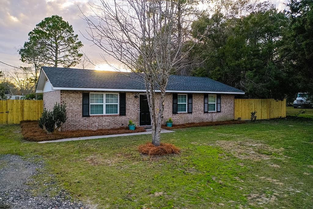 428 Keller St, Blackshear, GA 31516 Zillow