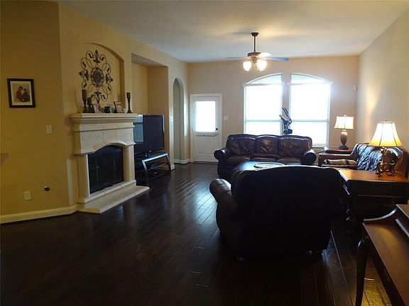 3rd image of 6202 Brookmall Dr