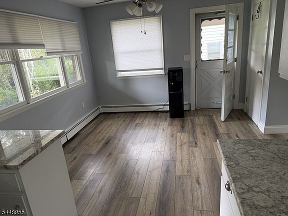 4th image of 333 Ratzer Rd