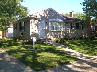 18901 Alstead St, Grosse Pointe, MI 48236