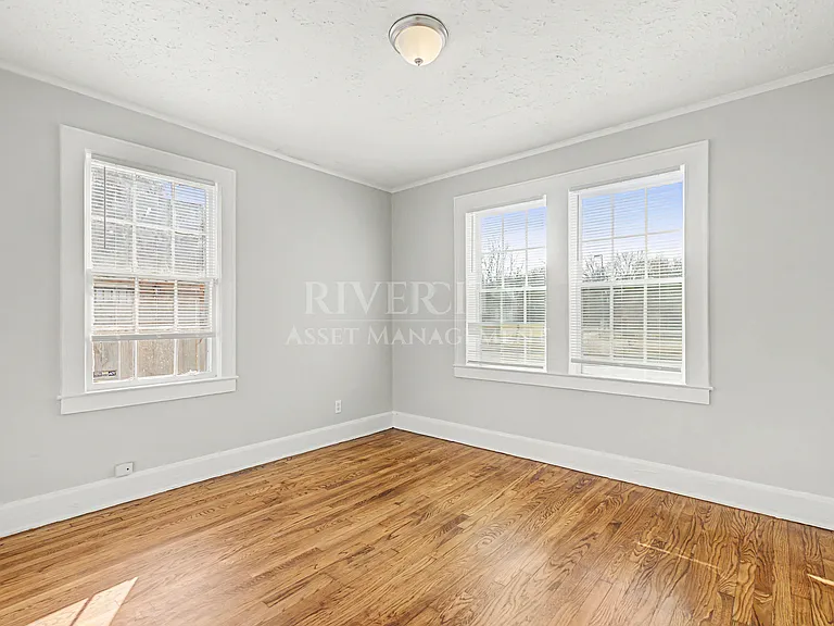 1052 National St — Photo 12