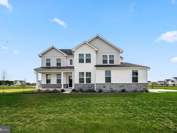 305 Bronzeleaf Dr W, Middletown, DE 19709