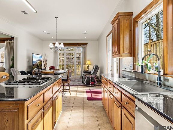 5th image of 652 Plantation Ridge Ln