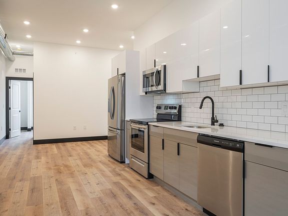 5th image of 2325 N 33rd St Unit D